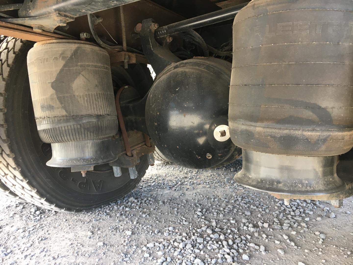 ./imagenes/INVOICE/2019/16650/CAMION CON PLATAFORMA INTERNATIONAL 8600 SBA 6X4 (10).JPG